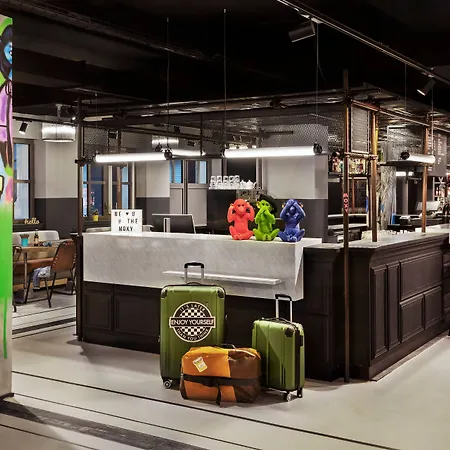 Moxy Lille City-3